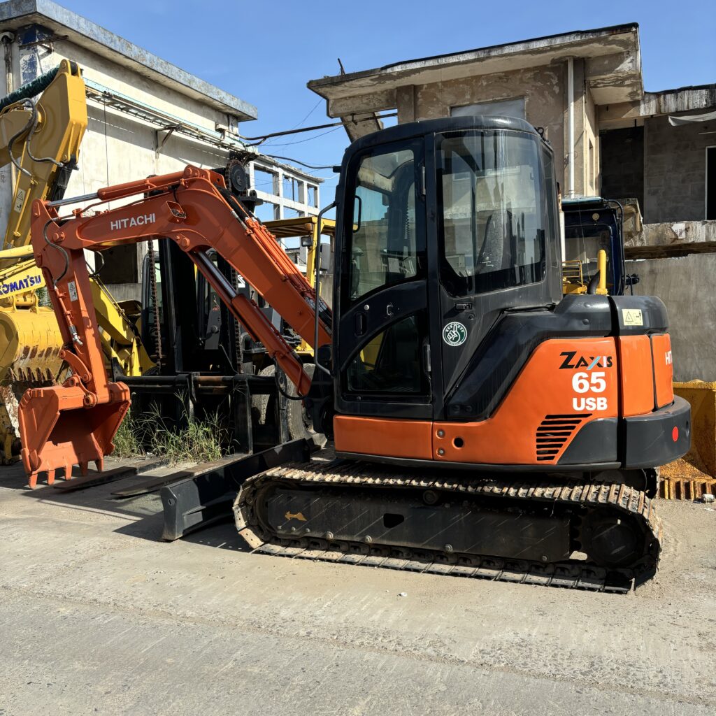 Original Used Hitachi ZX65USB Compact Digger for Utility Installation and Land...