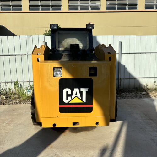 Original Used Caterpillar 226B Skid Steer Loader for Small Site Earthmoving - Loader - yixinexcavator.com