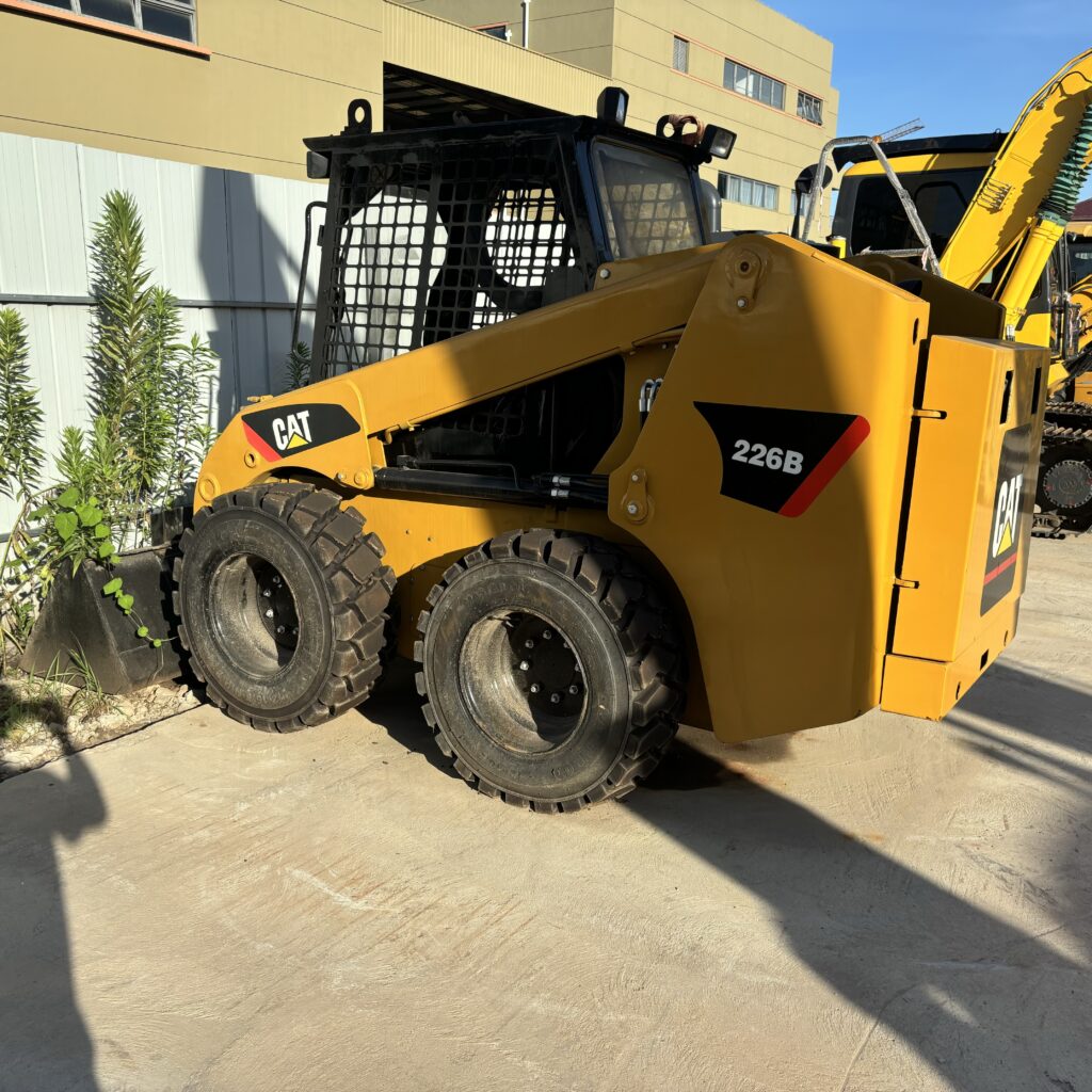 Original Used Caterpillar 226B Skid Steer Loader for Small Site Earthmoving - Loader - yixinexcavator.com