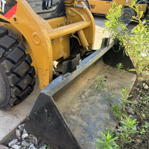Original Used Caterpillar 226B Skid Steer Loader for Small Site Earthmoving - Loader - yixinexcavator.com