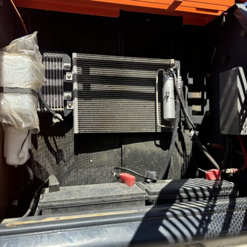 Original Used Hitachi ZX210 Tracked Digger for Road Construction and Site Prep...
