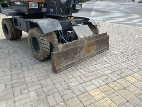 Original Used Doosan DX60W ECO Wheeled Excavator for Urban Construction</trp-p...