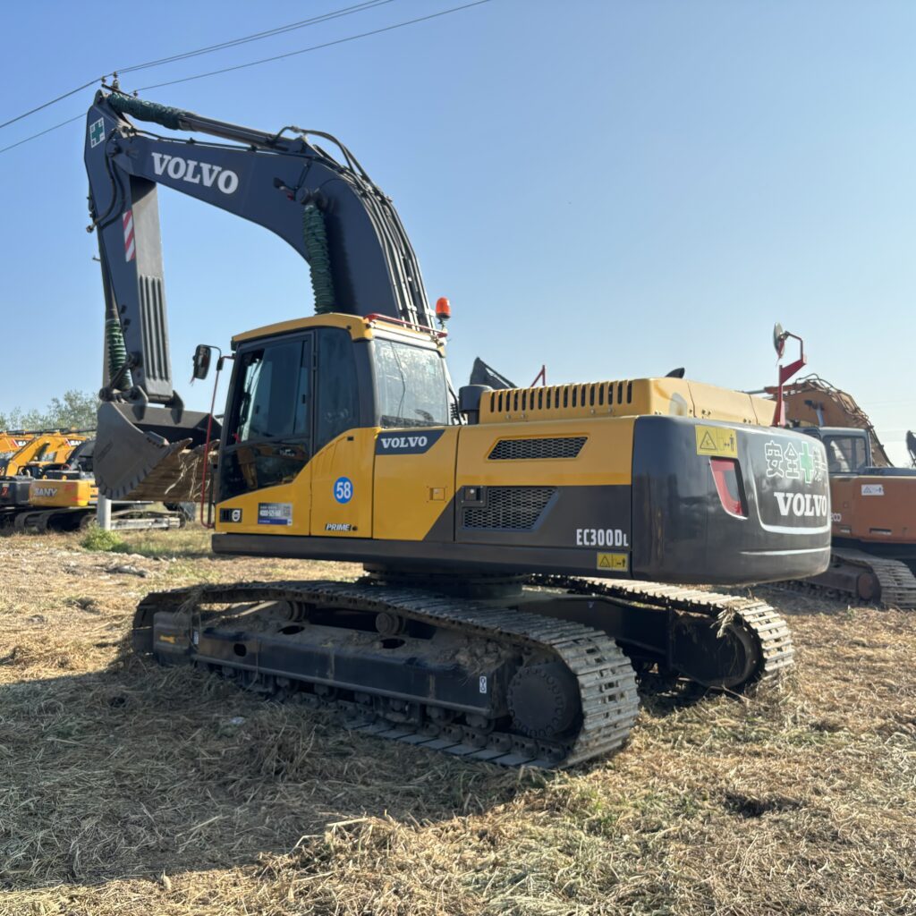 Original Used Volvo EC300DL Heavy Excavator for Mining and Civil Construction<...