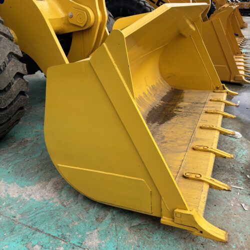 Original Used Komatsu WA380E Wheel Loader for Aggregate Loading and Material T...
