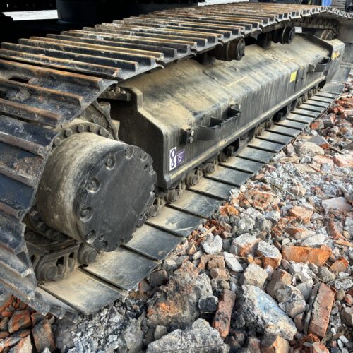 Original Used Hitachi ZX200 Crawler Excavator for Site Development and Trenchi...