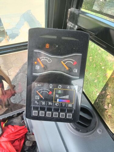 Original Used Caterpillar 302 Mini Excavator for Landscaping and Narrow Access...