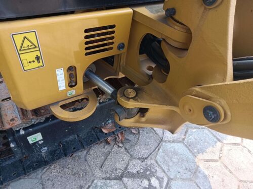Original Used Caterpillar 302 Mini Excavator for Landscaping and Narrow Access...