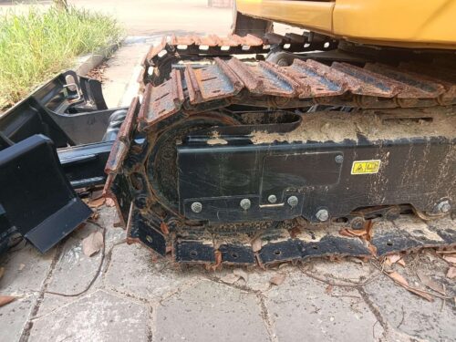 Original Used Caterpillar 302 Mini Excavator for Landscaping and Narrow Access...