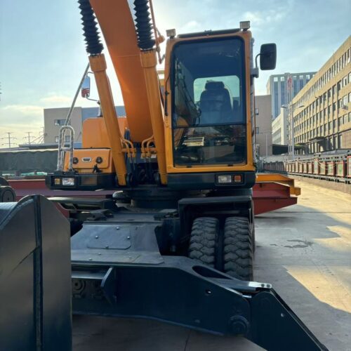 Original Used Hyundai R210W-9 Wheeled Excavator for Roadside and Urban Work</t...