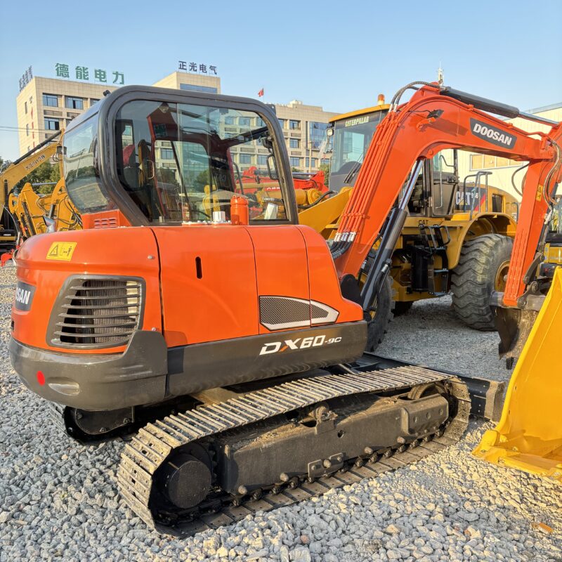 Original Used Doosan DX60-9C Mini Excavator for Landscaping and Narrow Access Sites - Excavator - yixinexcavator.com