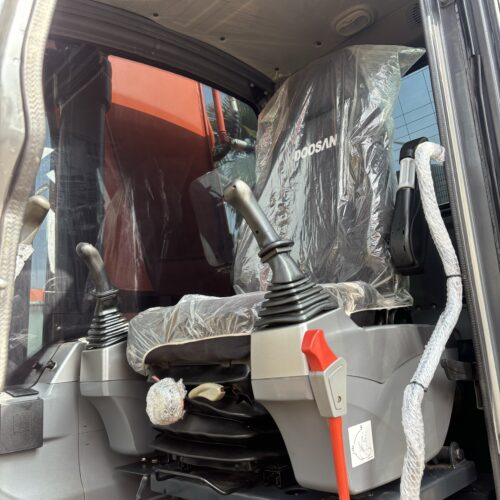 Original Used Doosan DX225LC-9C Hydraulic Digger for Civil Engineering and Earthworks - Excavator - yixinexcavator.com