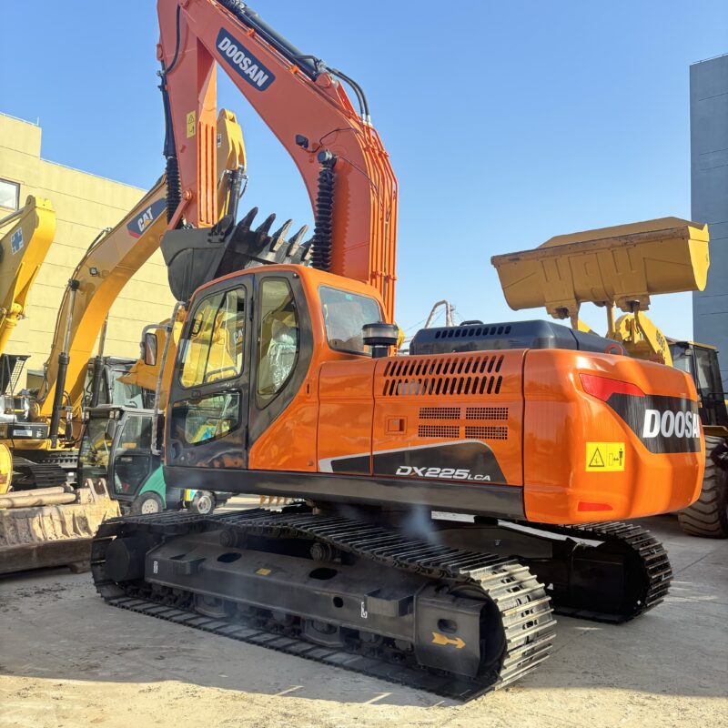 Original Used Doosan DX225LCA Crawler Excavator for Earthmoving and Infrastructure - Excavator - yixinexcavator.com