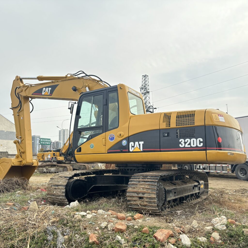 Original Used Caterpillar 320C Tracked Excavator for Earthworks and Constructi...