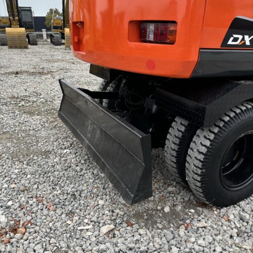 Original Used Doosan DX150W-9C Wheeled Excavator for Urban Road and Utility Wo...