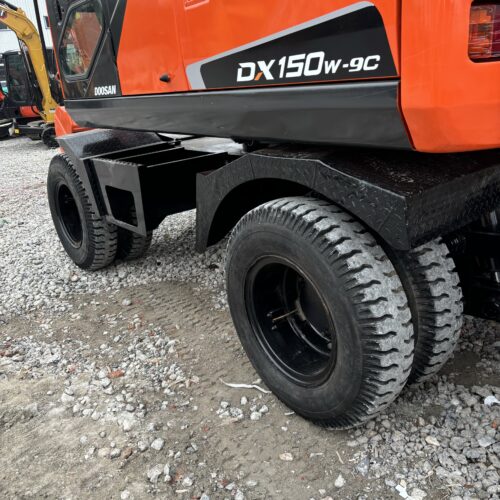Original Used Doosan DX150W-9C Wheeled Excavator for Urban Road and Utility Wo...