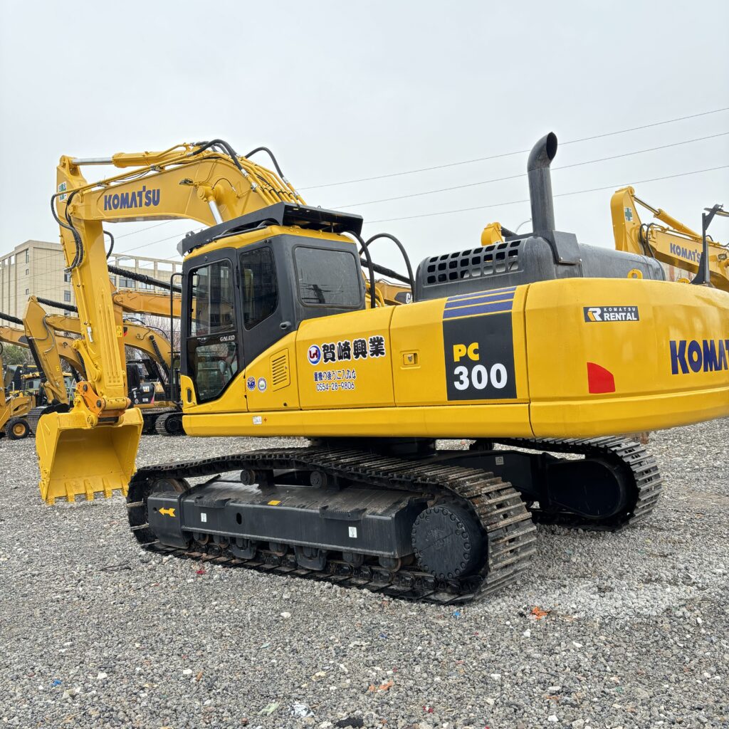 Original Used Komatsu PC300 Excavator for Heavy Groundworks and Infrastructure...