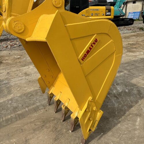 Original Used Komatsu PC220 Hydraulic Excavator for Commercial Construction an...