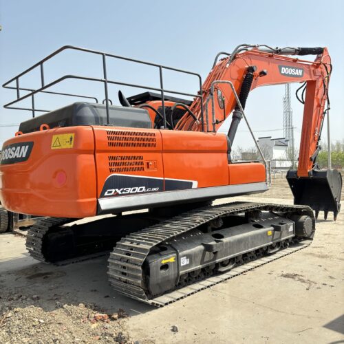 Original Used Doosan DX300LC-9C Heavy Tracked Excavator for Large Construction...