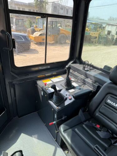 Original Used Shantui SD32 Heavy Bulldozer for Large Earthmoving and Land Clearing - Bulldozer - yixinexcavator.com