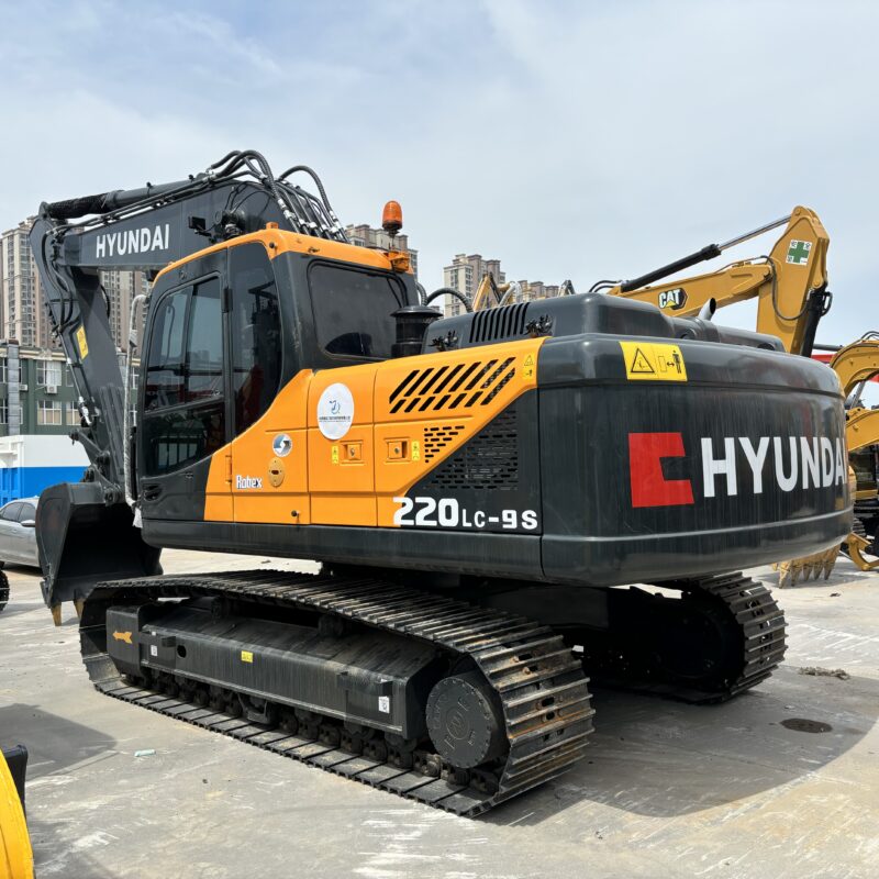Original Used Hyundai R220-9S Crawler Excavator for Foundation and Infrastruct...