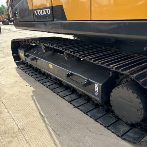 Original Used Volvo EC220 Tracked Excavator for Building Foundations and Site ...