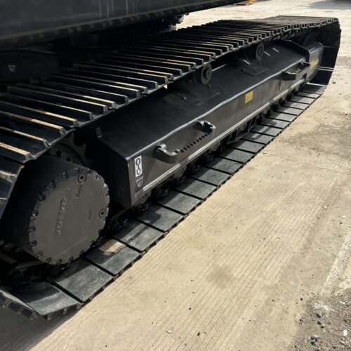 Original Used Volvo EC220 Tracked Excavator for Building Foundations and Site ...
