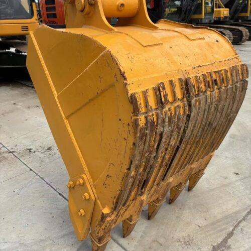 Original Used LOVOL FR260E Hydraulic Digger for Earthmoving and Road Construction - Excavator - yixinexcavator.com