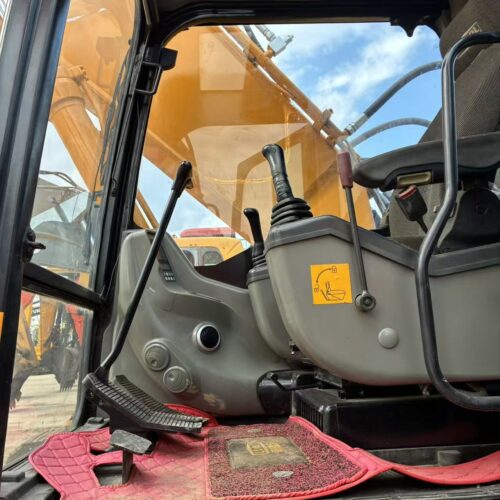 Original Used LOVOL FR260E Hydraulic Digger for Earthmoving and Road Construction - Excavator - yixinexcavator.com