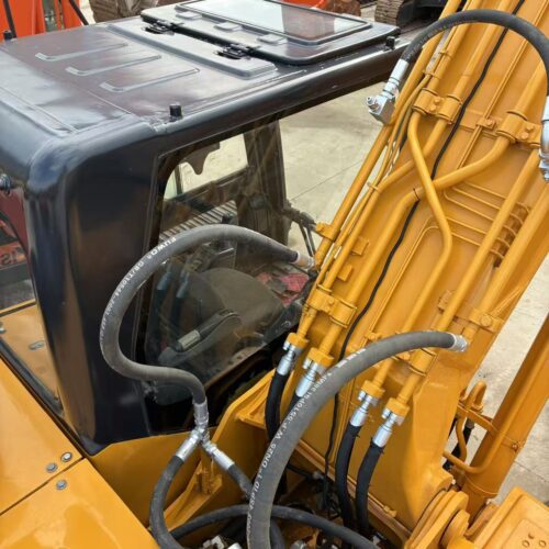 Original Used LOVOL FR260E Hydraulic Digger for Earthmoving and Road Construction - Excavator - yixinexcavator.com