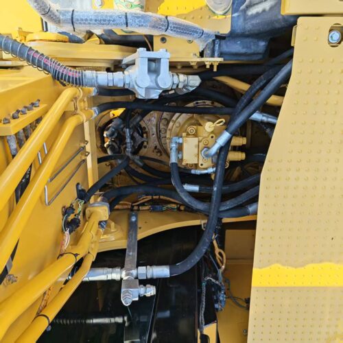 Original Used Caterpillar 323 Tracked Excavator for Trenching and Construction...