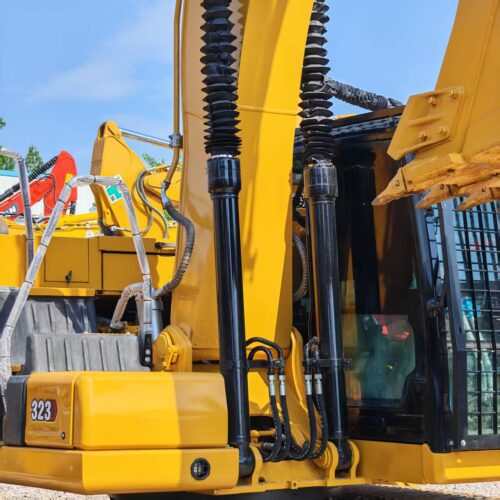 Original Used Caterpillar 323 Tracked Excavator for Trenching and Construction...
