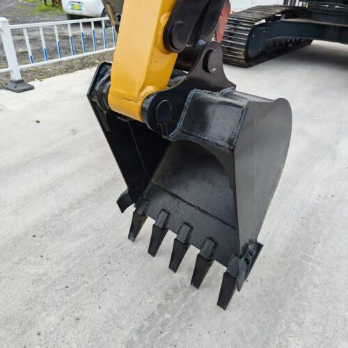 Original Used Caterpillar 305 Compact Excavator for Landscaping and Trench Dig...