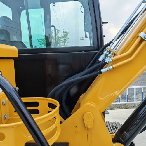 Original Used Caterpillar 305 Compact Excavator for Landscaping and Trench Dig...