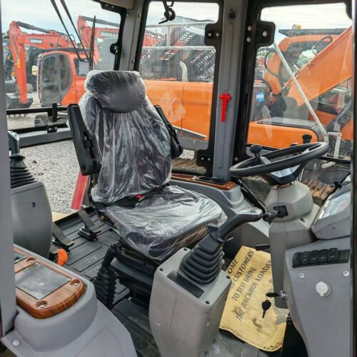 Made in China Caterpillar 420F Backhoe Loader for Excavation and Road Maintena...