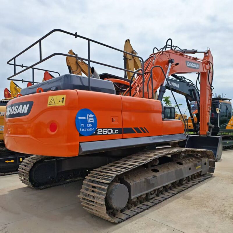 Original Used Doosan 260LCA Tracked Excavator for Earthmoving Operations - Excavator - yixinexcavator.com