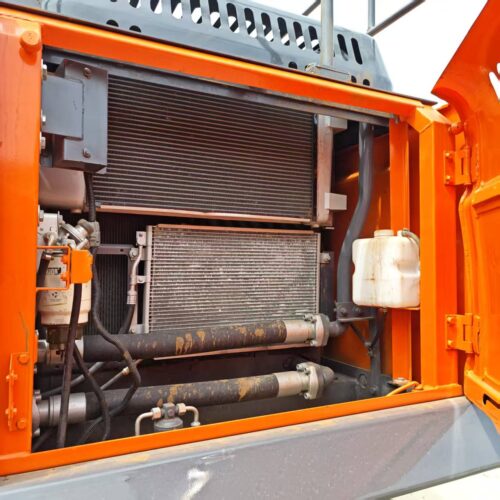 Original Used Doosan 260LCA Tracked Excavator for Earthmoving Operations</trp-...