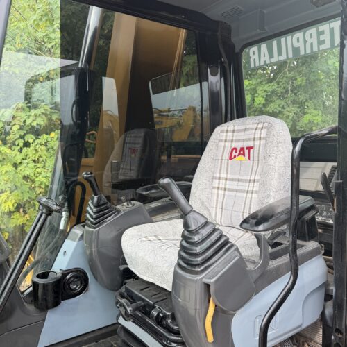Original Used Caterpillar 307D Compact Crawler Excavator for Digging and Earth...