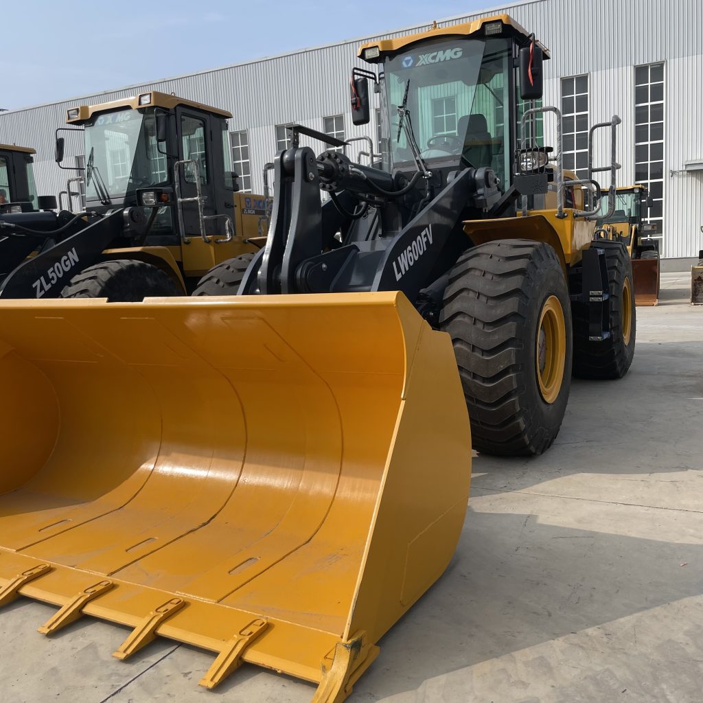 Original Used XCMG LW600FV 6 Ton Wheel Loader for Heavy-Duty Material Handling...