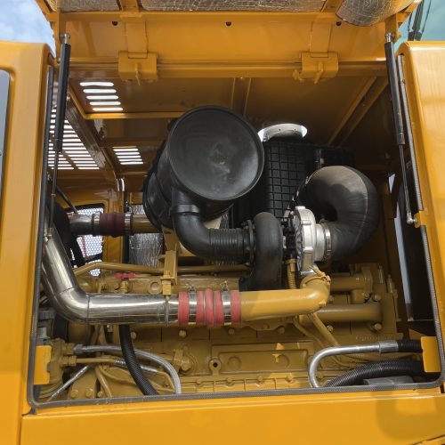 Original Used XCMG LW600FV 6 Ton Wheel Loader for Heavy-Duty Material Handling...